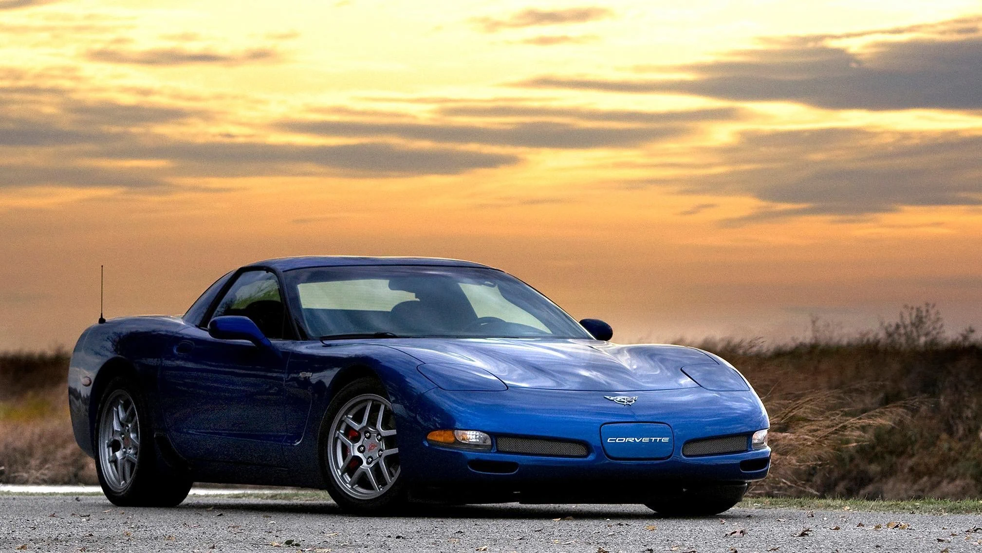 Click to Enlarge-Esc to Close Corvette Generations/C5/C5 2003 Blue right front.webp